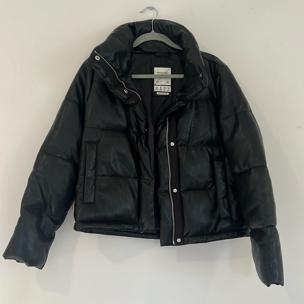 Abercrombie & Fitch vegan leather mini puffer jacket, great condition, Size Med